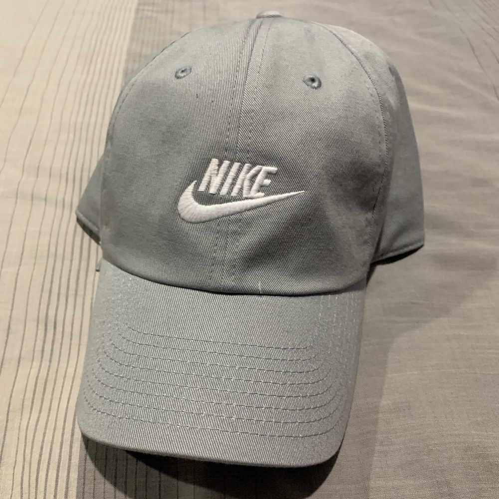 Gray Nike Heritage86 Cap (unisex)